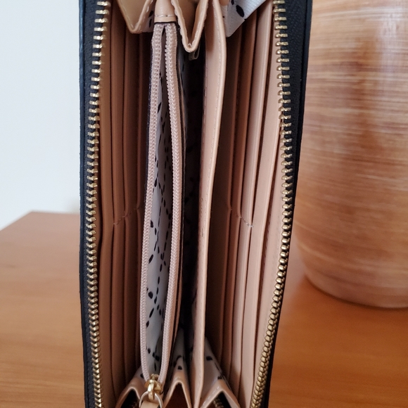 Kate Spade wallet - Picture 3 of 4